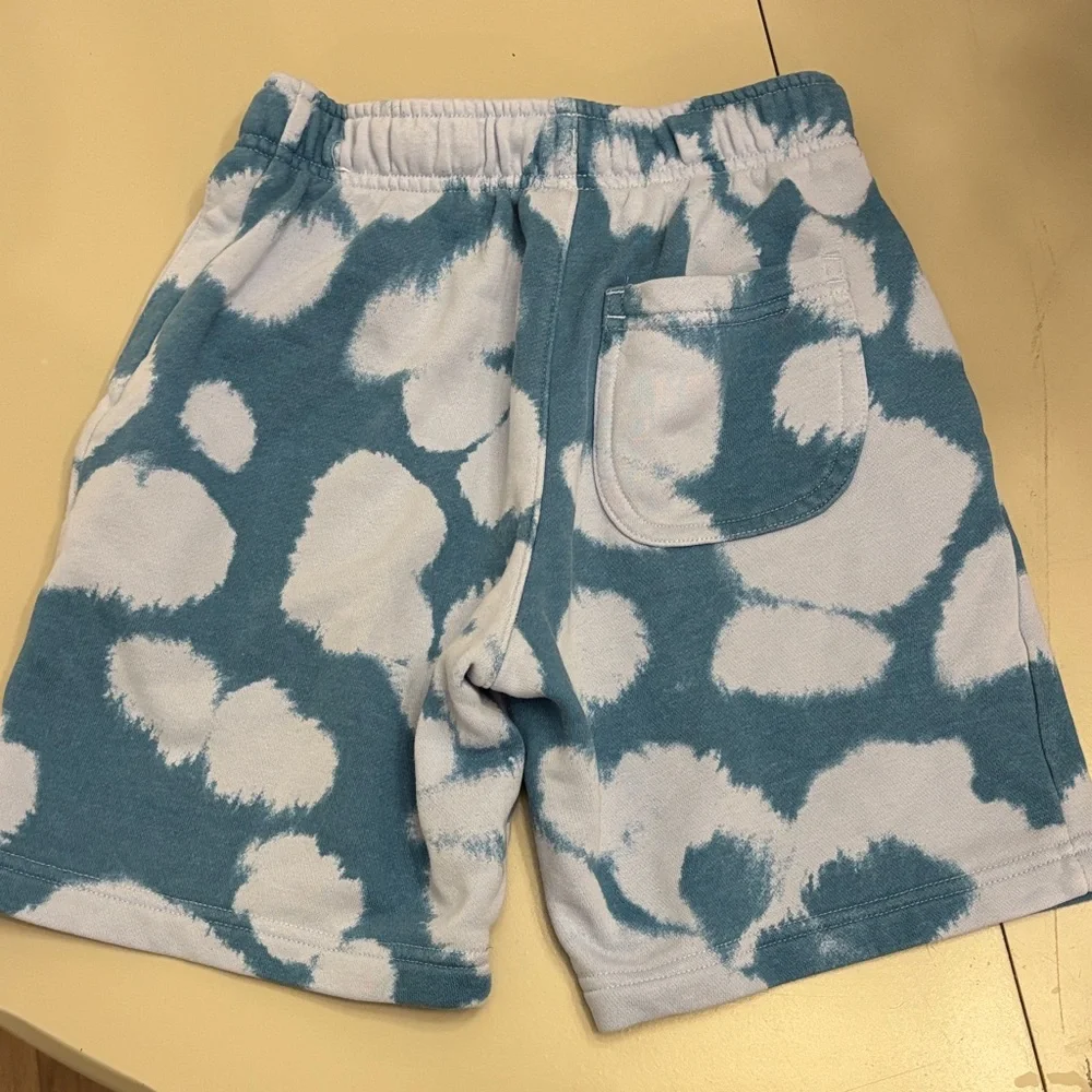 Nike Kids Cloud Pattern Blue Shorts - Picture 3 of 3